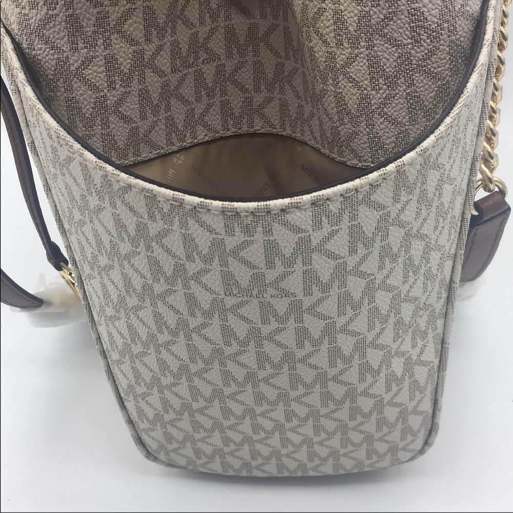 MICHAEL KORS LG CHAIN SHOULDER TOTE VANILLA - Picture 7 of 16